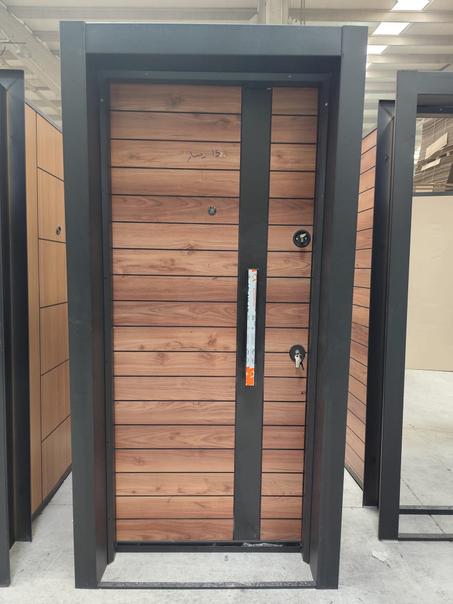 باب منزل عالي الجودة