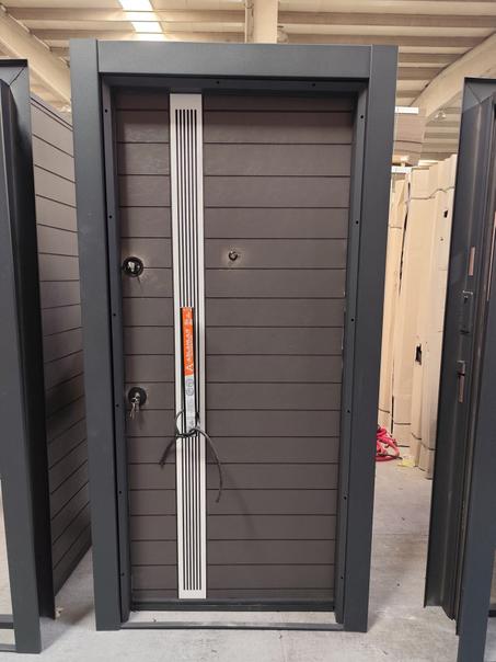 باب منزل عالي الجودة