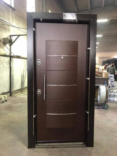 📌 باب فاخر بلمسة عصرية لتعزيز أمان منزلك