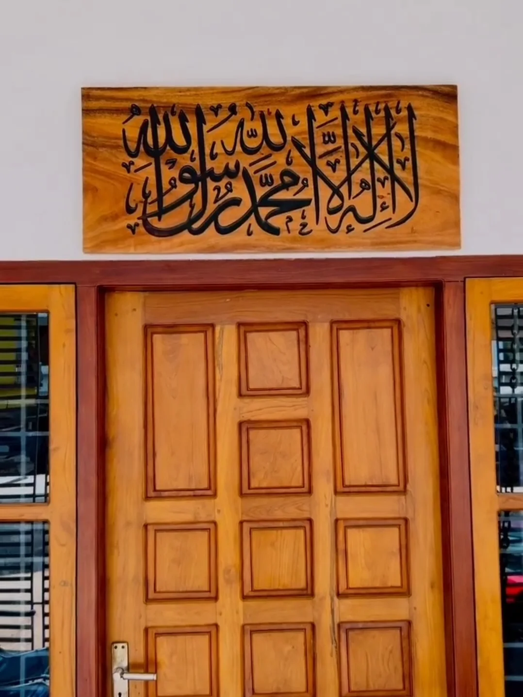 لوحة جدارية خشبية منحوتة