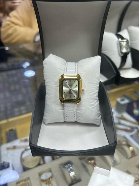 Montre Rolex avec Bracelet en Cuir