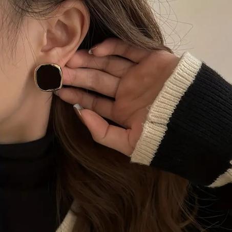 Boucles d'Oreilles Géométriques Carrées Noires