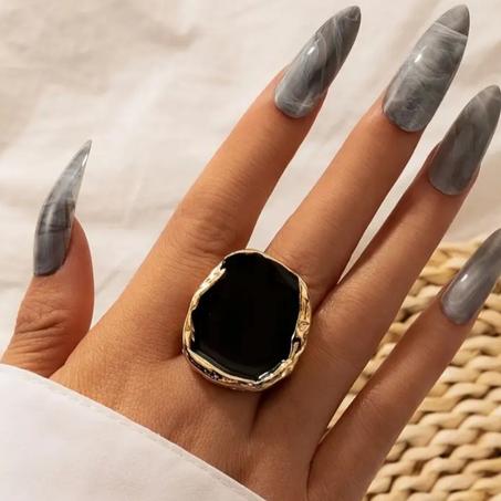 Bague Statement en Onyx Noir et Métal Texturé