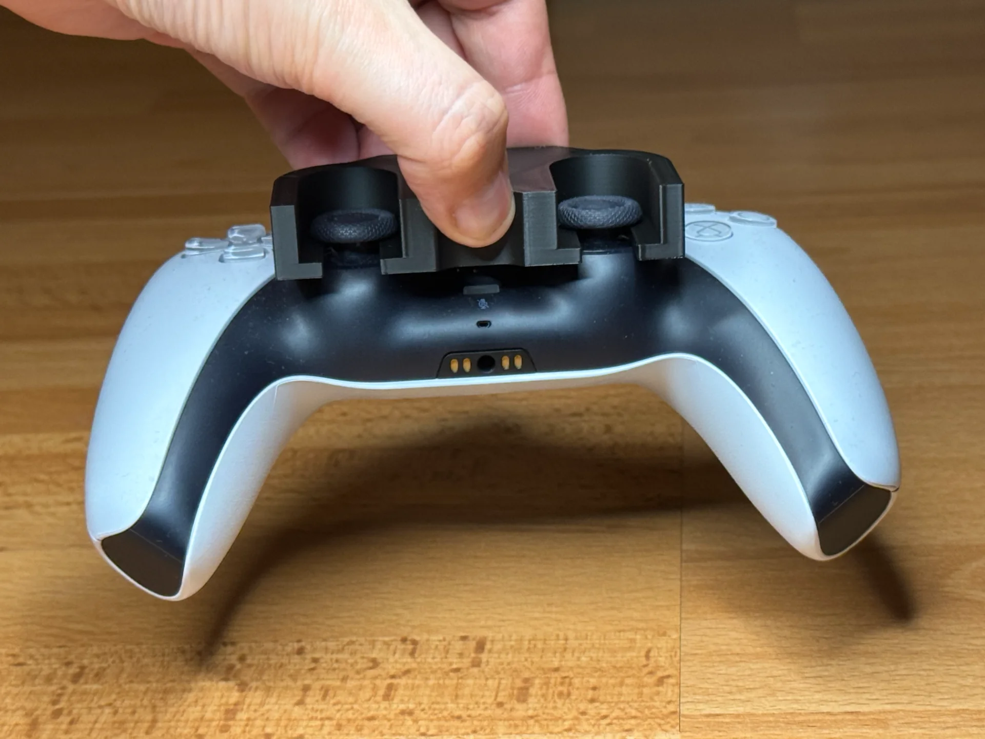 Support de manette PS5 sous bureau