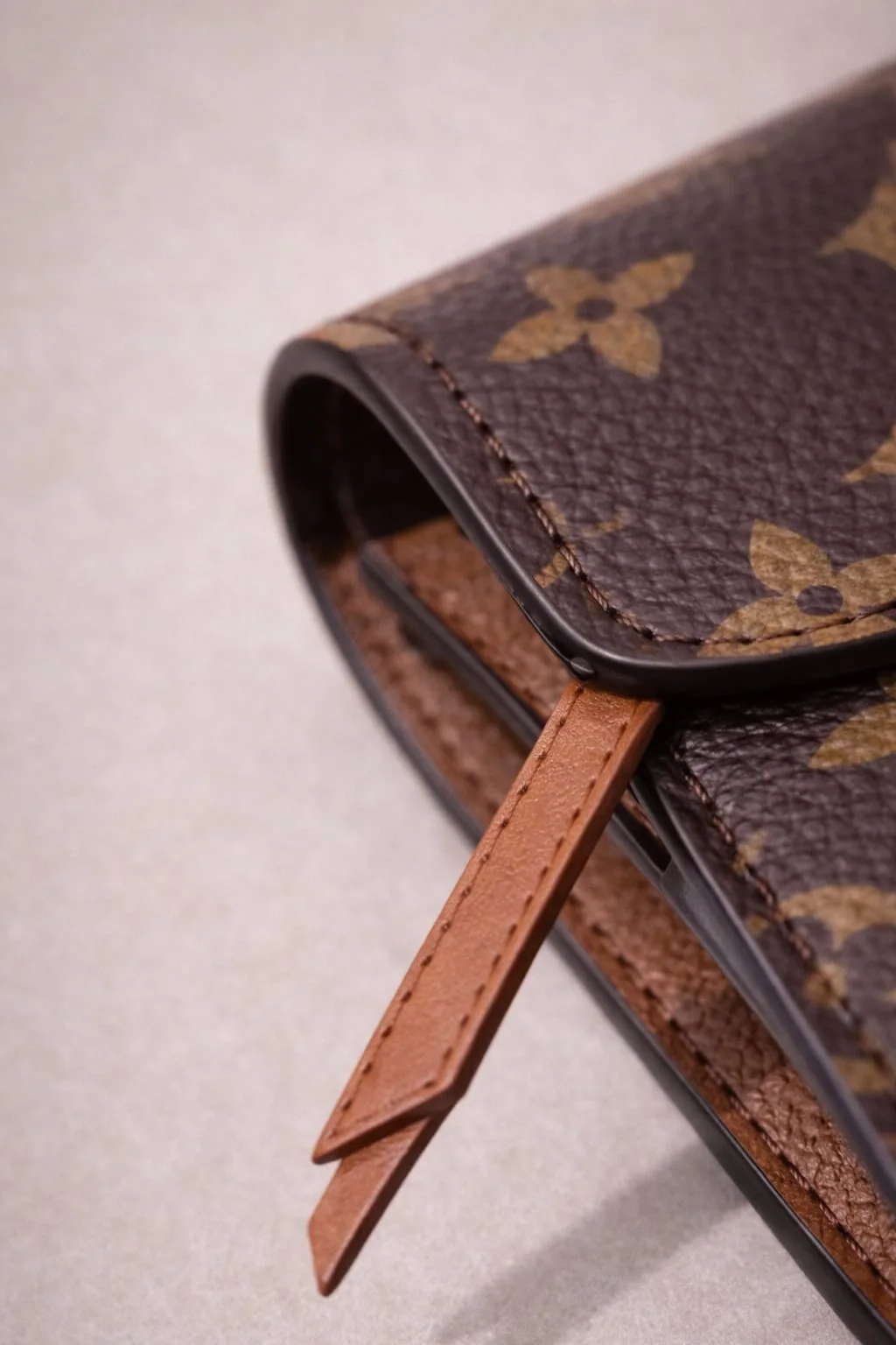 Pochette Louis Vuitton Emilie – Premium Quality
