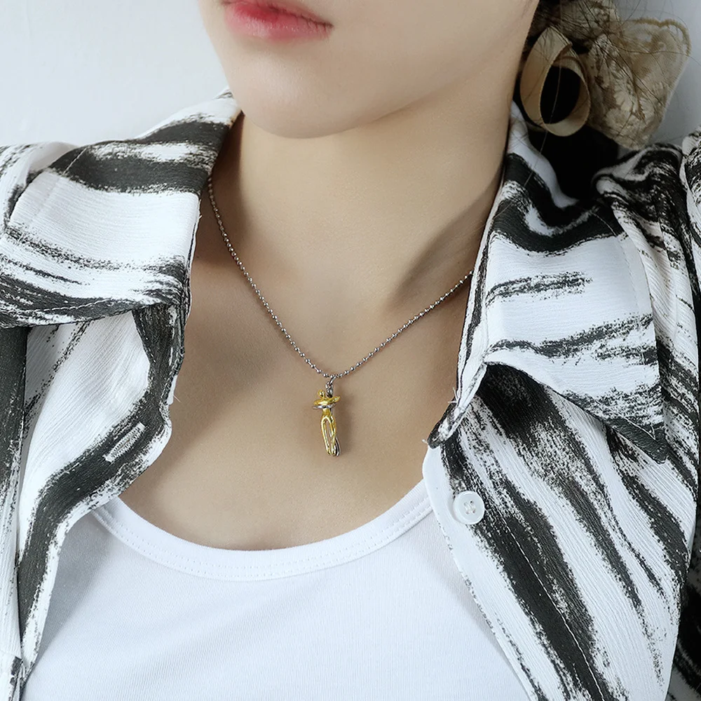 العناق الأبدي