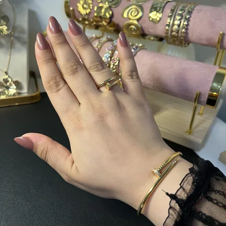 Ensemble Cartier clou perles
