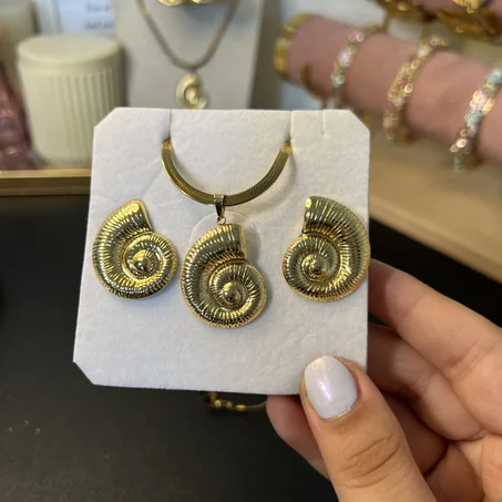 Ensemble spirale dorée