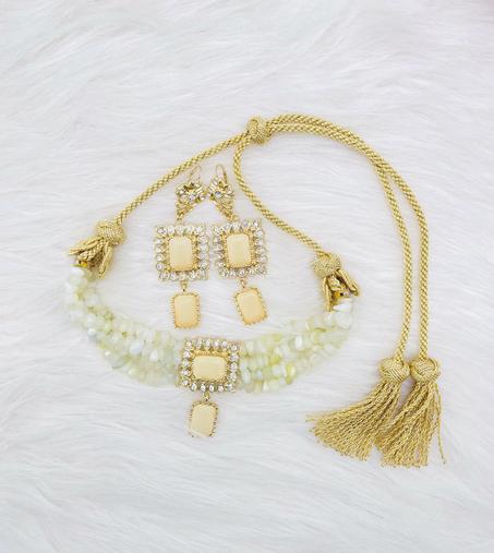 Choker avec des vraies Pierre+ boucle