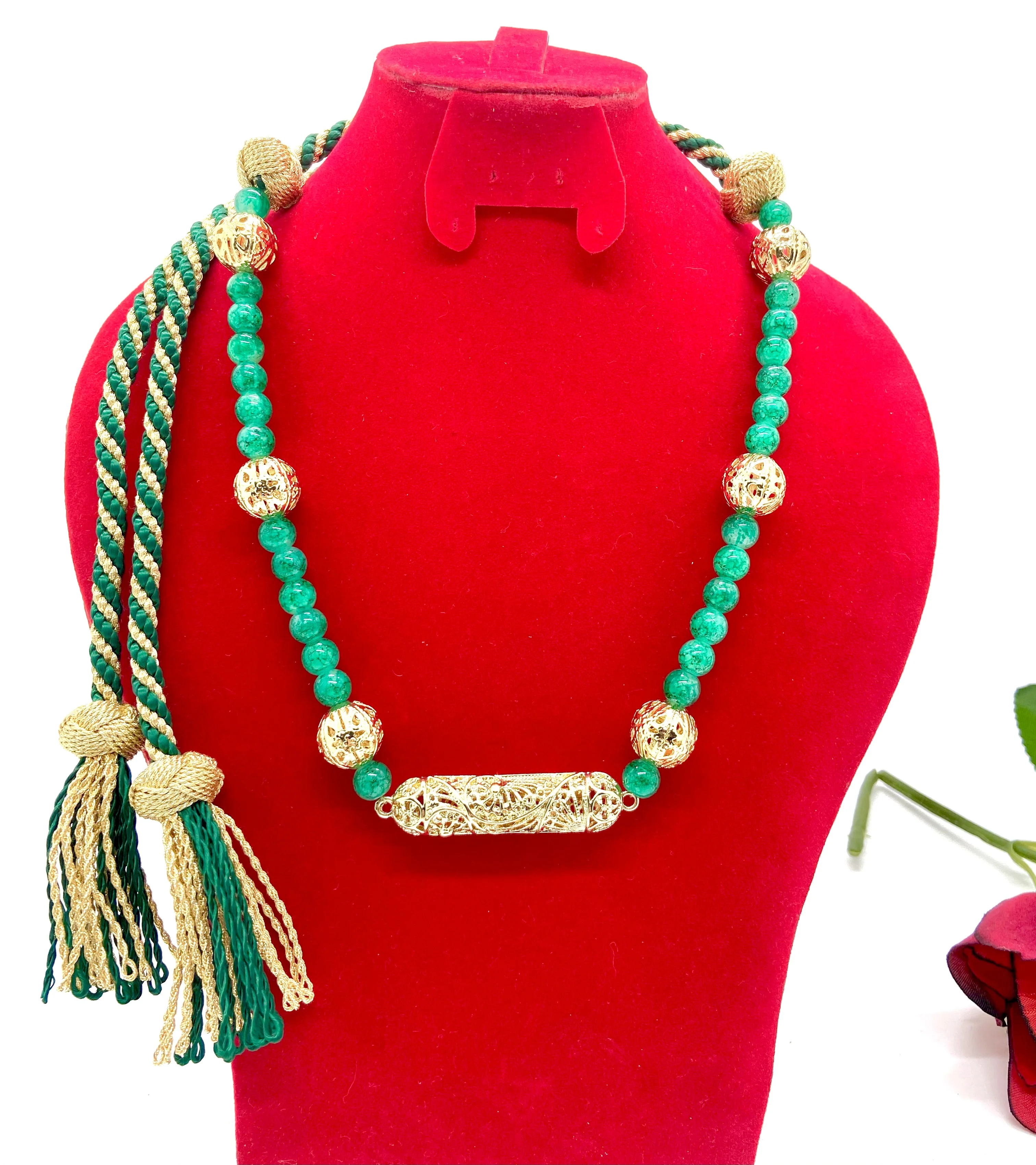 Collier 06