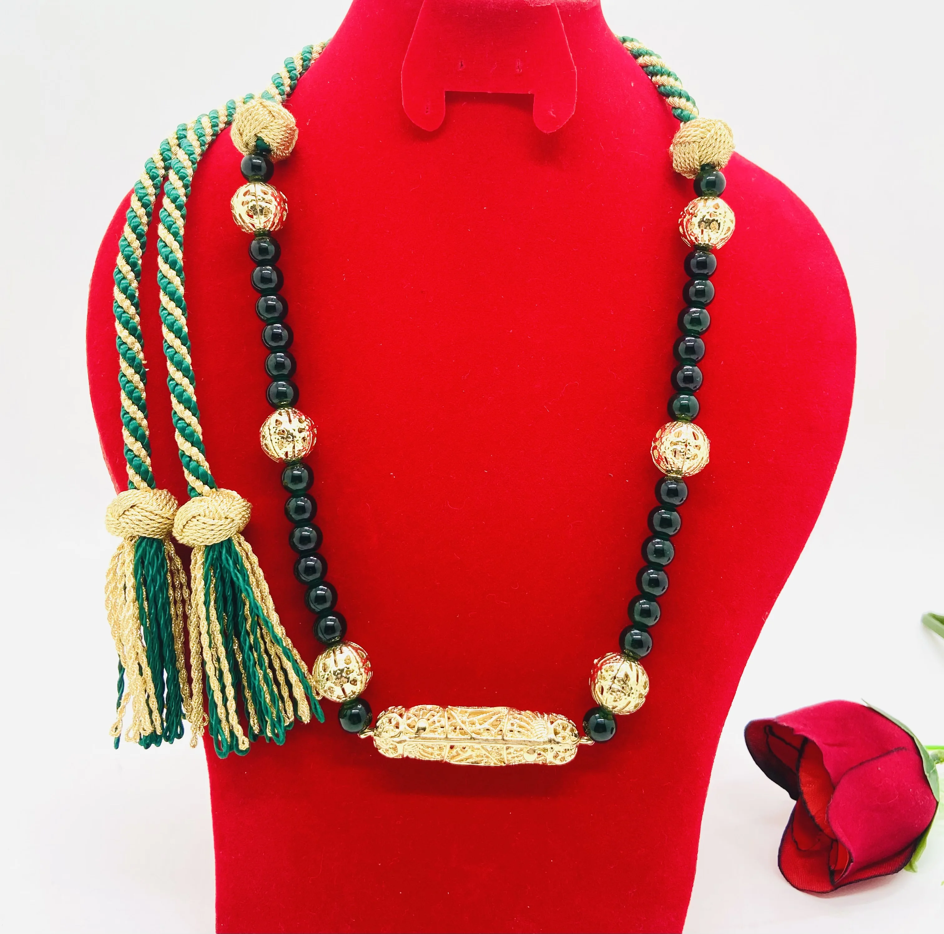 Collier 06