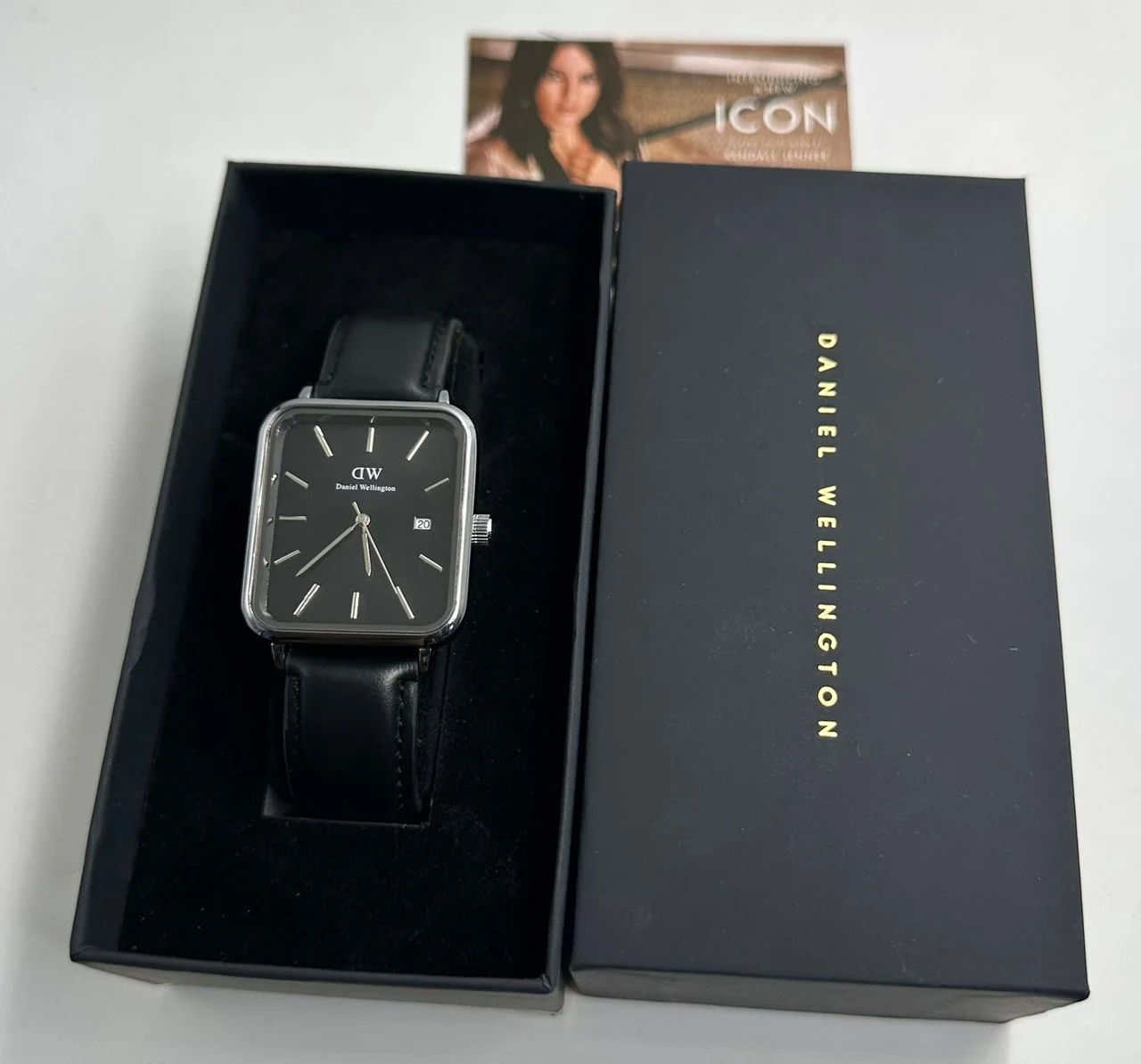 MONTRE DW