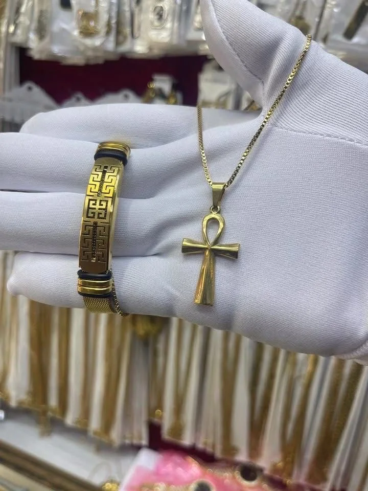 MONTRE + COLLIER