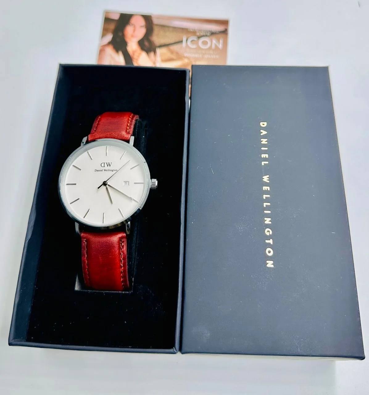 MONTRE DW
