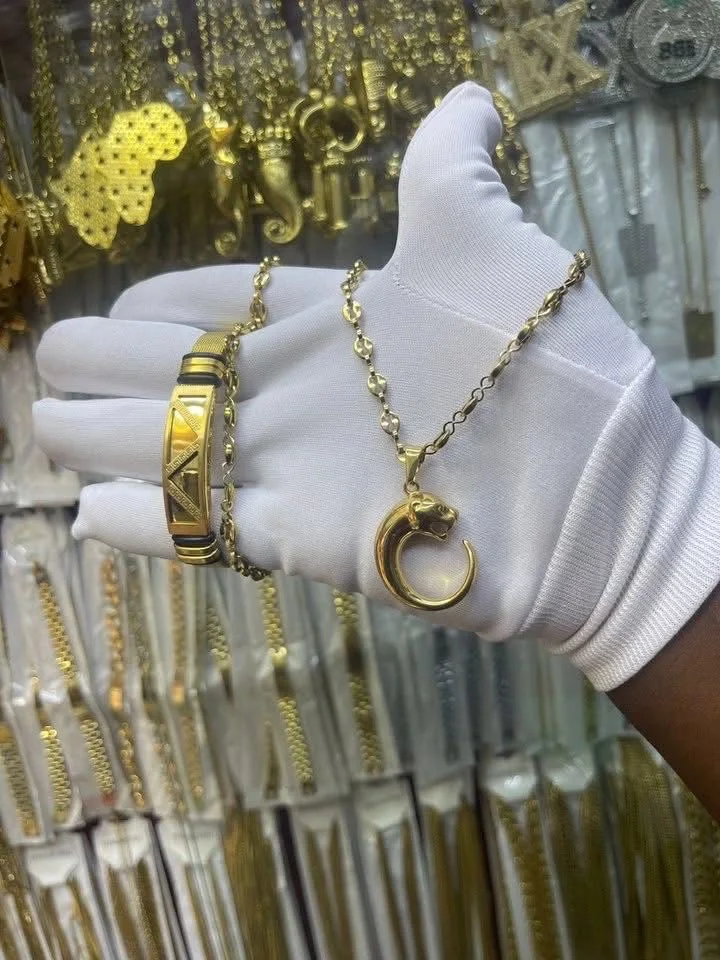 MONTRE + COLLIER