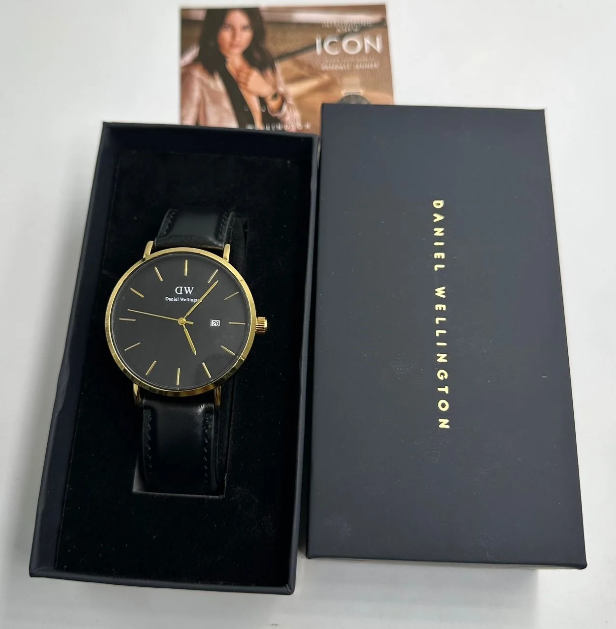 MONTRE DW
