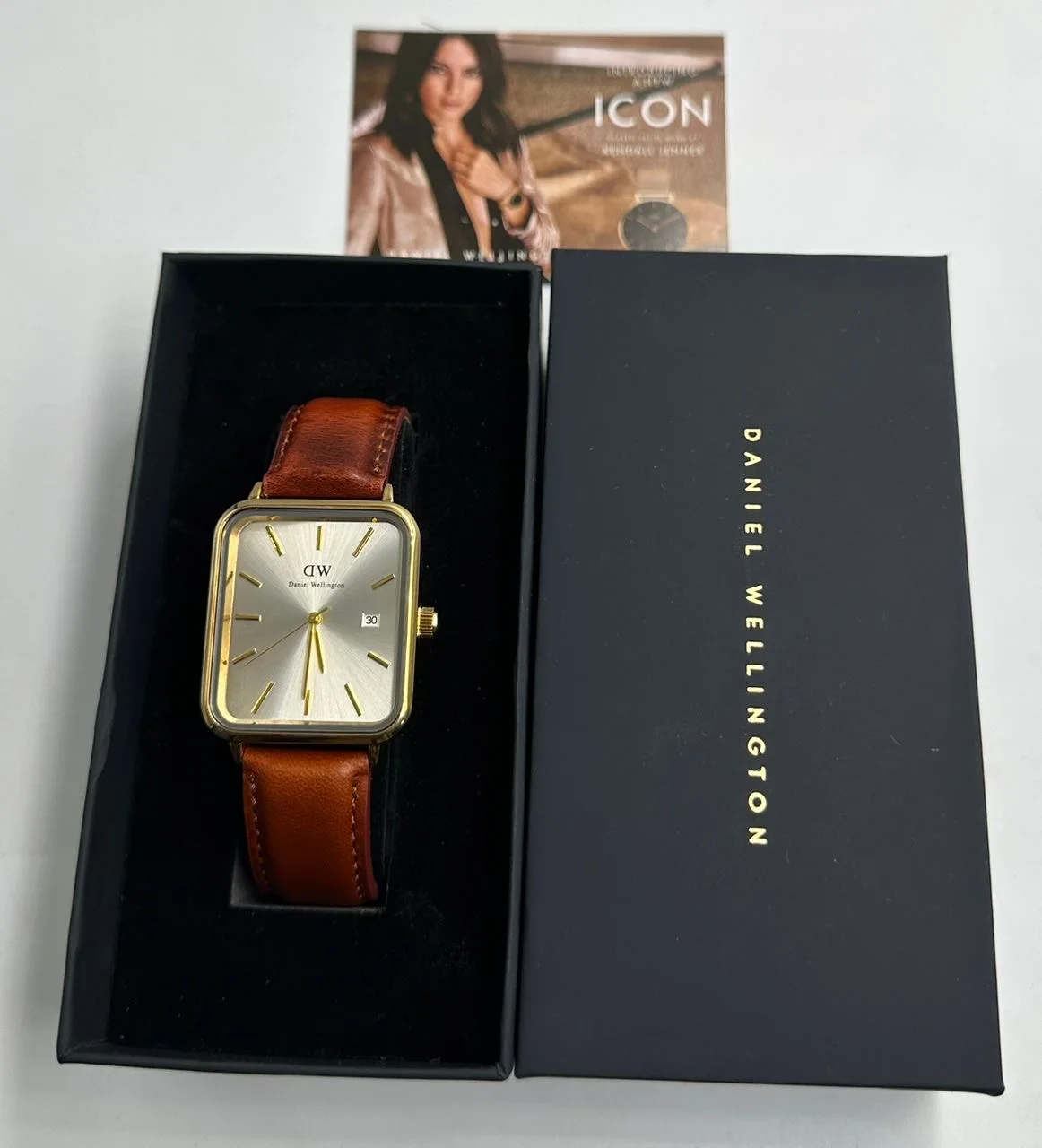 MONTRE DW