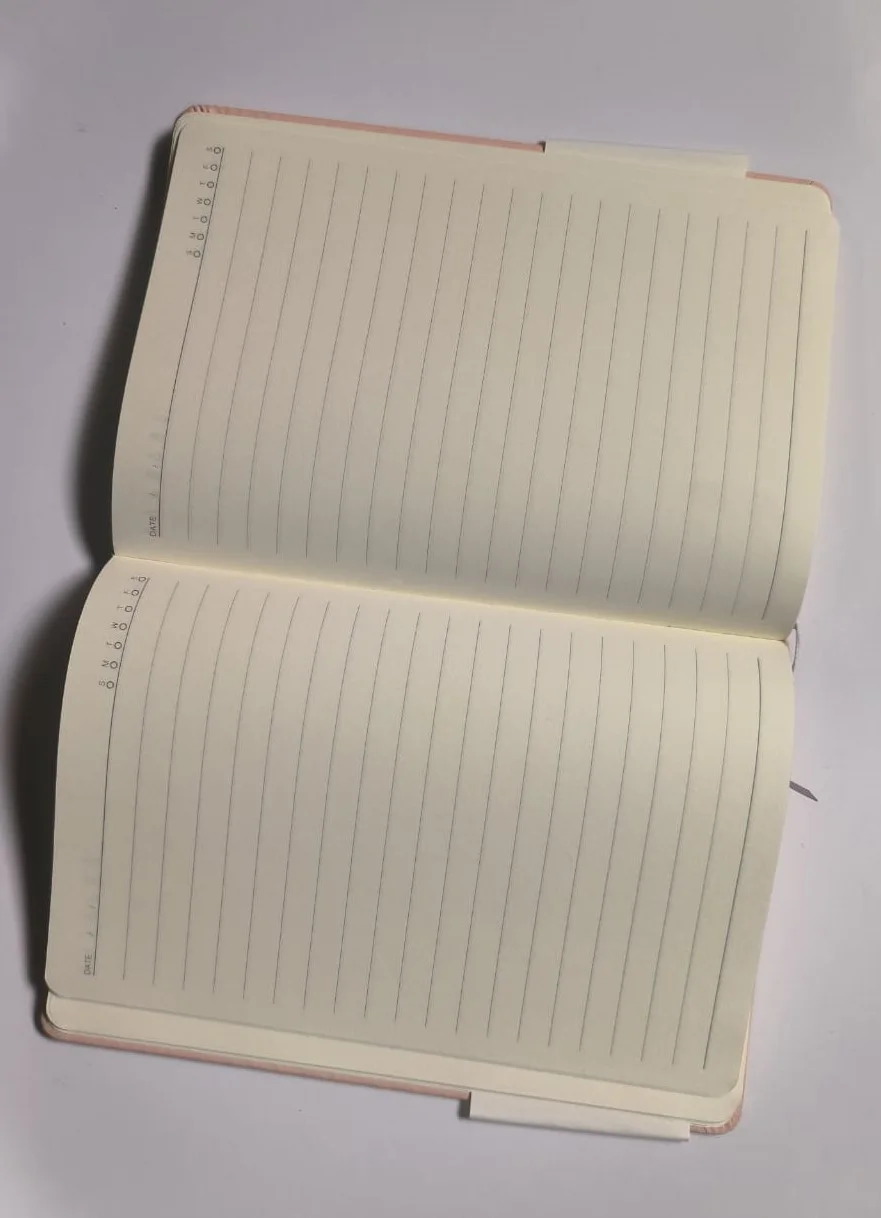 دفتر ملاحظات A5 بغلاف مطفي فاخر – 4 ألوان عصرية