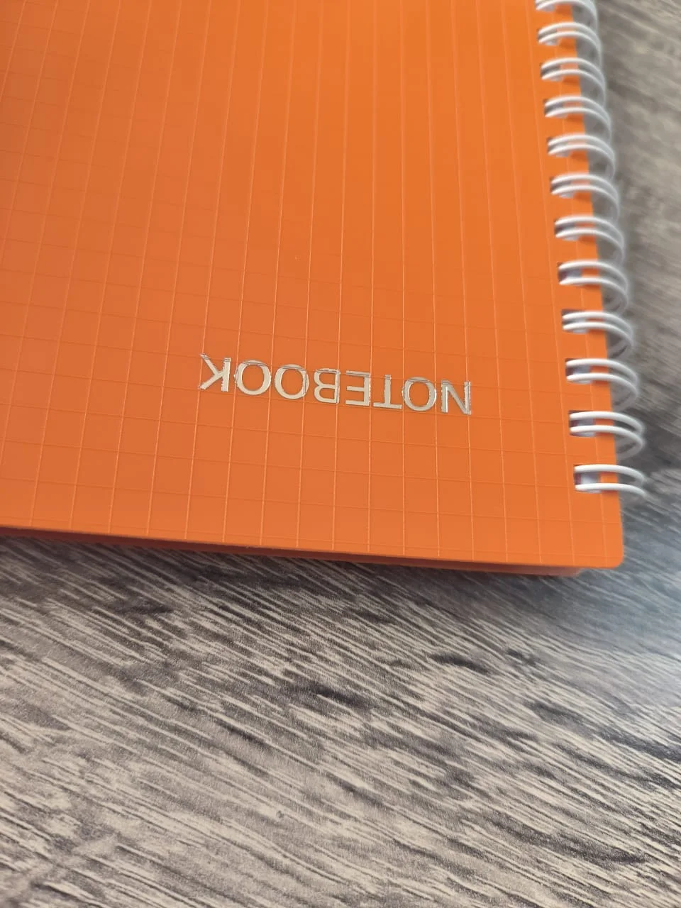 دفتر ملاحظات (نوت بوك) سلك بغطاء بلاستيكي وقفل محكم - ألوان متعددة