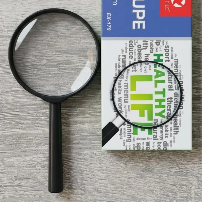 مكبر يدوي بعدسة زجاجية نقية - مقاسات متعددة.