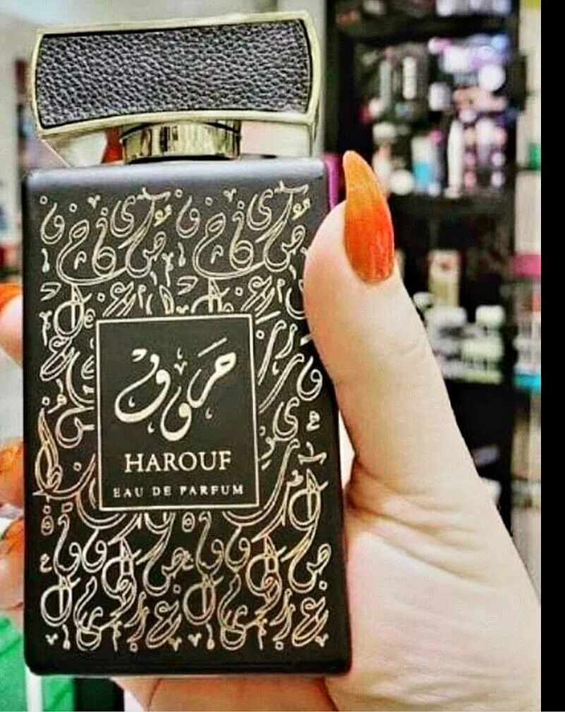 ✨ عطر الحروف – فخامة الشرق في زجاجة 🖤🌟