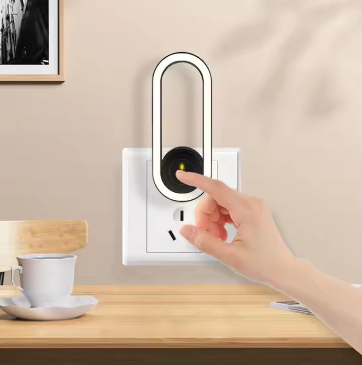 Un répulsif électronique silencieux et efficace pour une maison saine et protégée, nuit et jour.