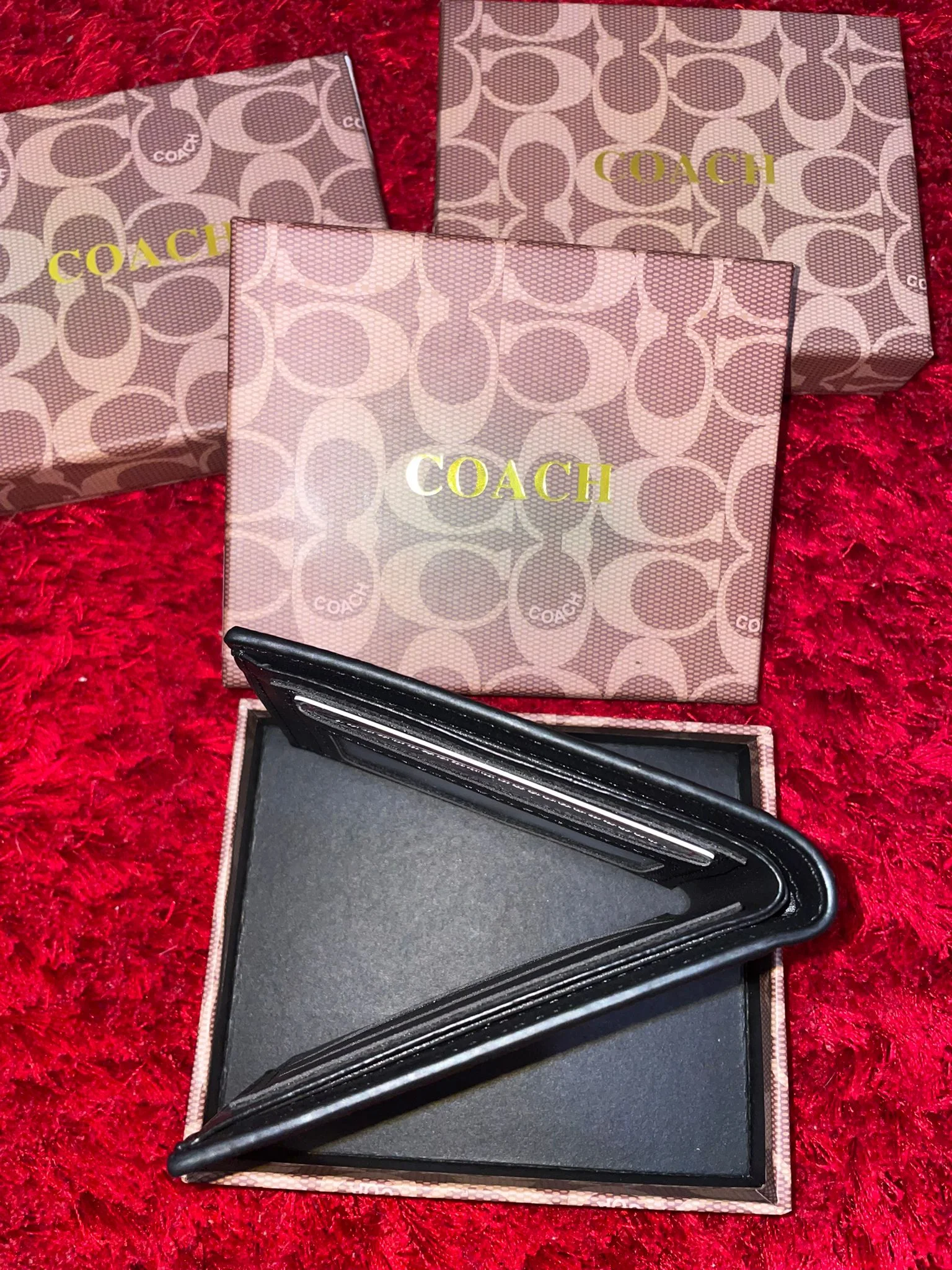 محفظة رجالية ستايل راقي – خفيفة وعملية للاستعمال اليومي