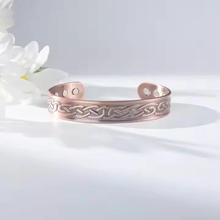 سوار مغناطيسي للرجال: أناقة وراحة