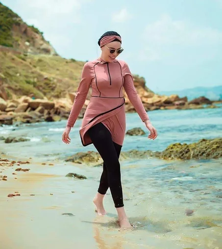 لباس السباحة بوركيني