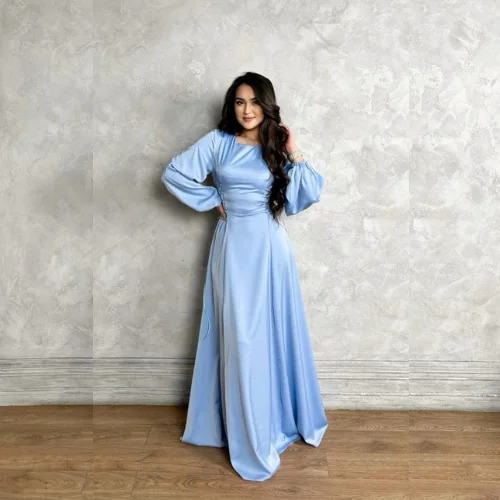 فستان الساتان الأنيق