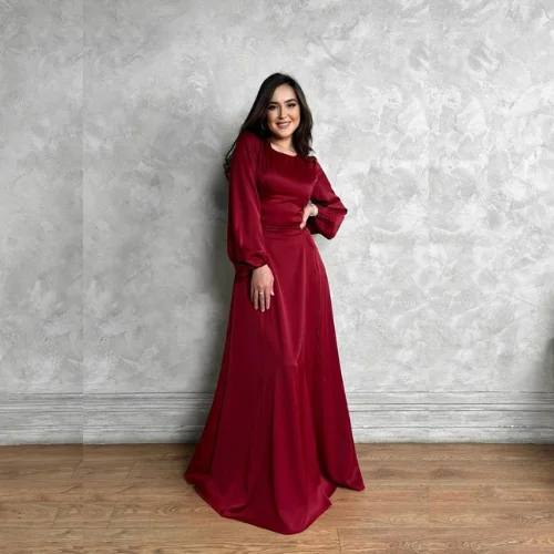 فستان الساتان الأنيق