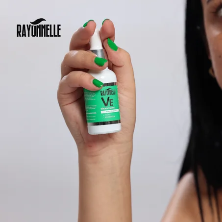 لترطيب و تعزيز لون البشرة E سيروم فيتامين