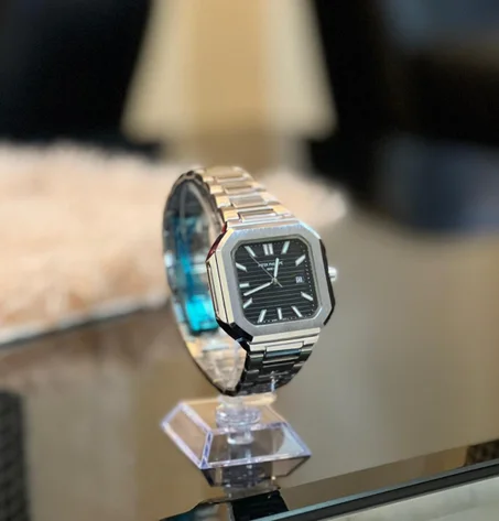 Patek Philippe Cubitus – Montre Homme Classique | Design Carré Élégant