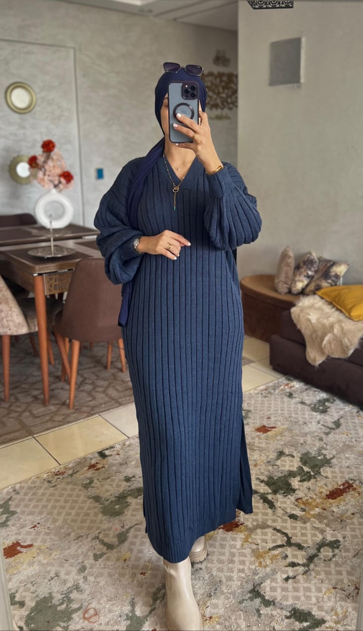 فستان بأكمام منفوشة