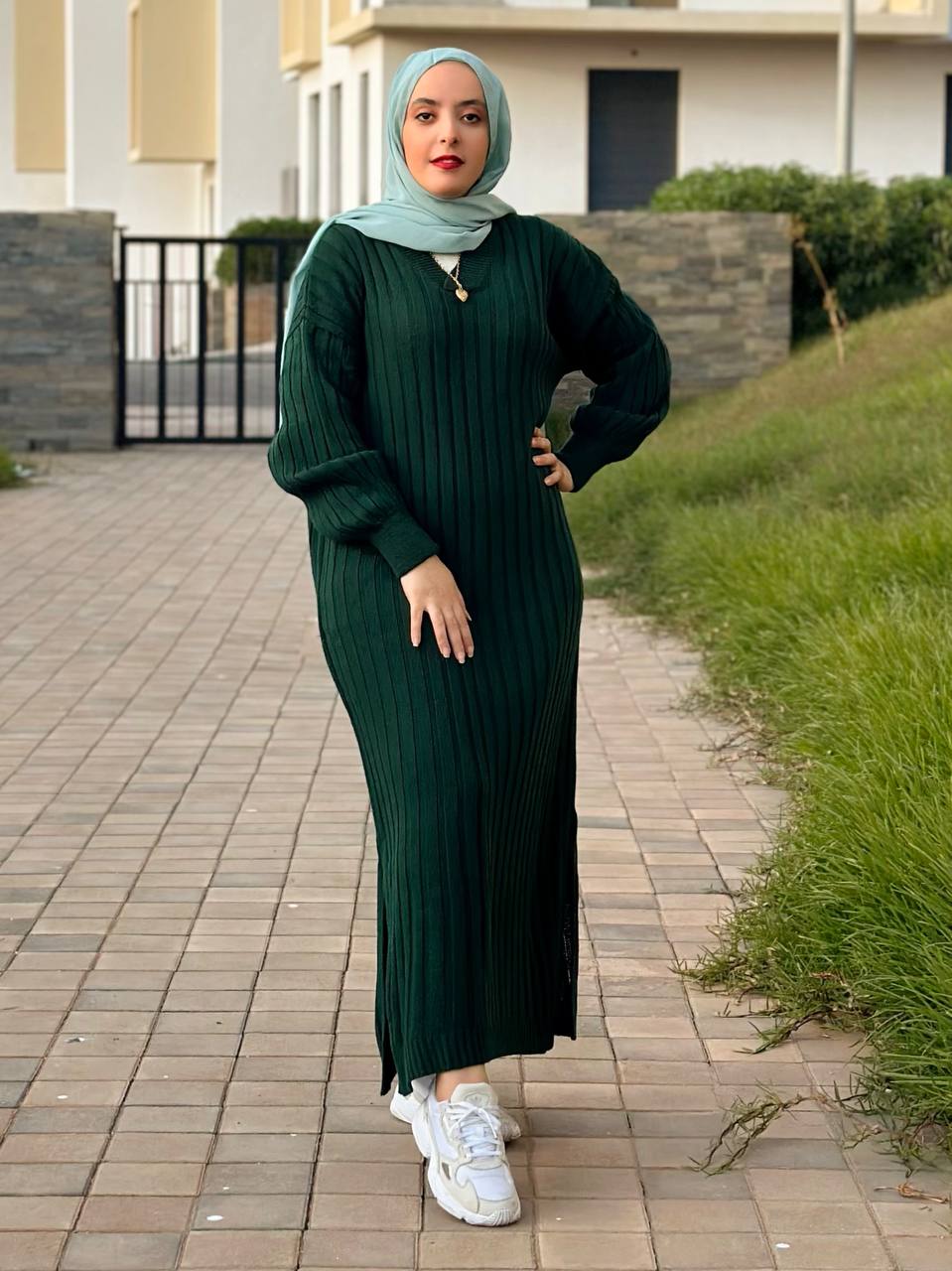 فستان بأكمام منفوشة