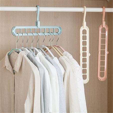 علاقة ملابس متعددة الفتحات