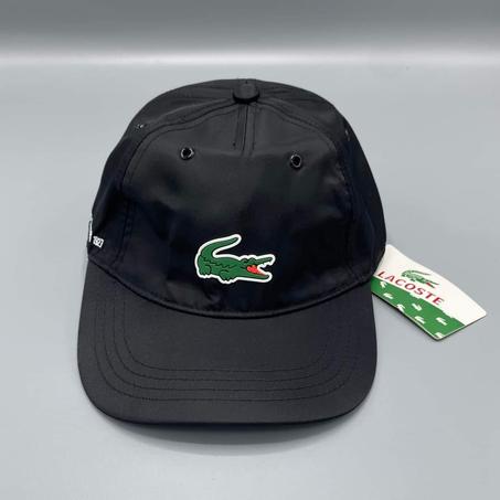 قبعة أنيقة بتصميم عصري