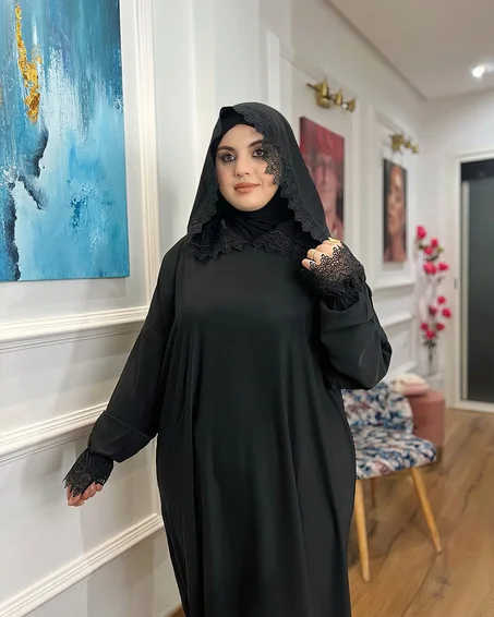 استقبلي رمضان بإطلالة محتشمة وأنيقة – عباية عملية وفاخرة