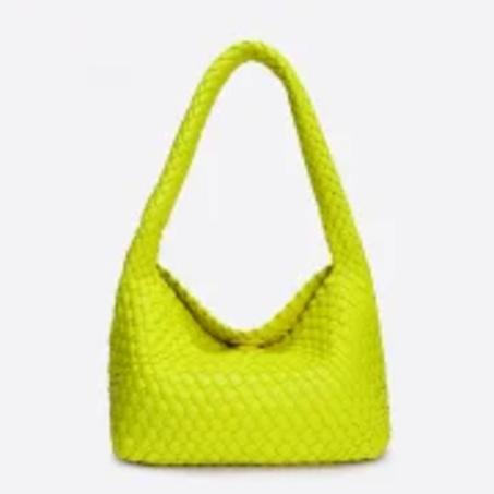 طقم عصري من حقائب منسوجة ذات لون نقي