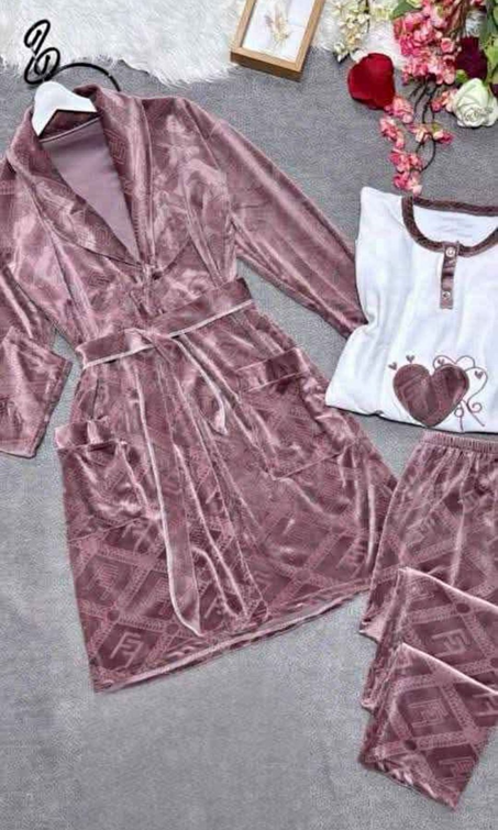 بيجامة 3 بياس