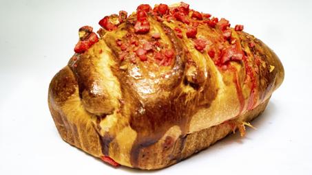 Brioche aux pralines rouges