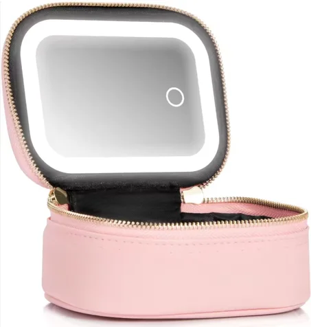 مرآة LED مدمجة بإضاءة ناعمة وموزعة.