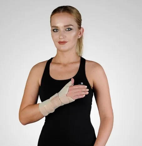 Attelle de poignet avec support pour le pouce