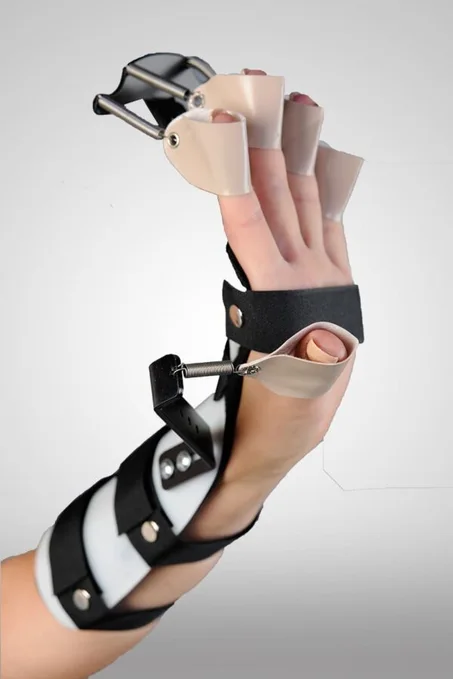 Attelle dynamique en thermoplastique