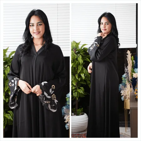 عباية طرزة توب زوم