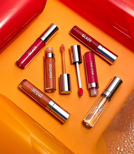 DEWY LIP GLAZE Gloss permettant un aspect brillant et vivace