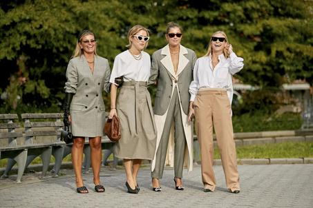 ملابس نسائية