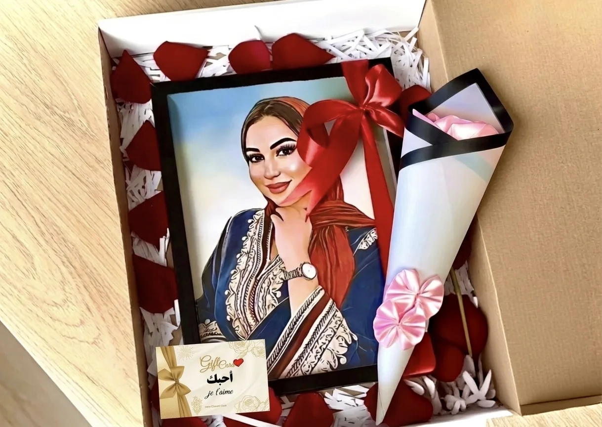 Boxe cadeau ( tableau portrait + Fleur + gift card ) علبة هدايا (لوحة بورتريه مخصصة + باقة زهور + بطاقة إهداء) 🌸🎁