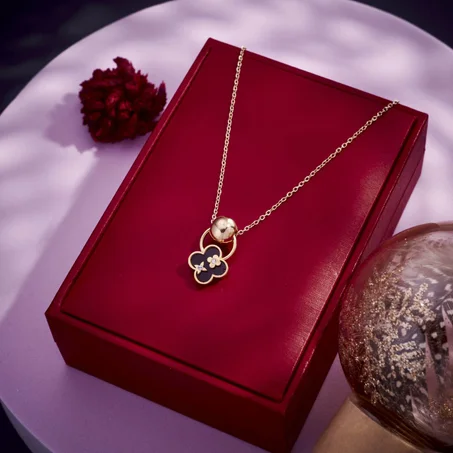 سلاسل السلام الذهبية Golden peace chains