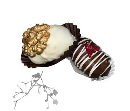 Datte Majhoul en Robe de Chocolat – Garnie aux Noix & Fruits Rouges-Deux pièces 15DH